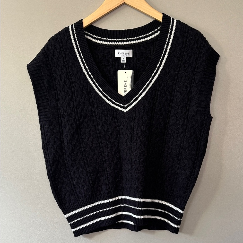 NWT Evereve Sydney Cable‎ Knit Sweater Vest Size Medium Black White Preppy